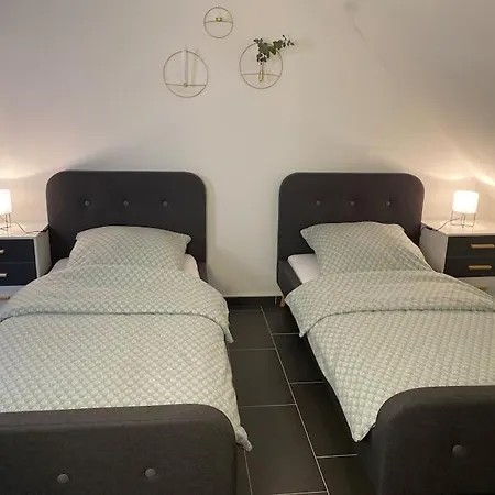 Gemuetliche شقة آهاوس